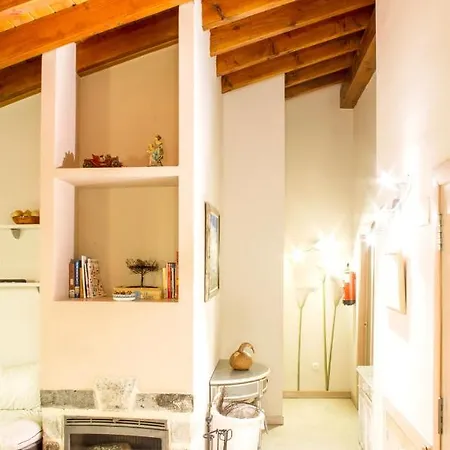 Llosa Planta Primera Y Planta Baja Chalet