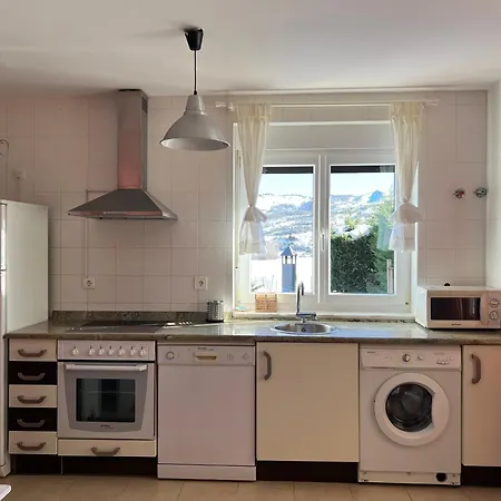 Llosa Planta Primera Y Planta Baja Chalet San Salvador de Cantamuda