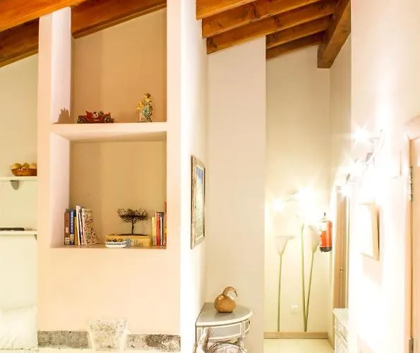 Llosa Planta Primera Y Planta Baja 샬레